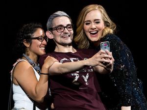 9 Foto Heboh Selebriti Ini Bikin Kamu Jadi Ingin Ikut Selfie