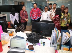 Ahok Minta Sumarsono Tak Copot Kadis di DKI karena Latar Belakang