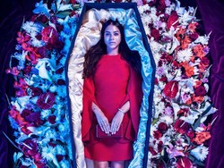 Coffin Couture, Label Busana Fashionable Khusus Untuk Orang Meninggal