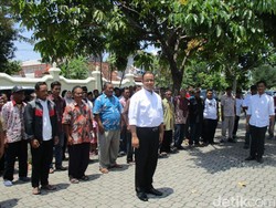 Anies Pulang ke Yogya Minta Restu Ibunya Maju Pilgub DKI