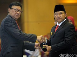 Gubernur Gorontalo Bela Para Istri Gemuk yang Rawan Dicerai PNS