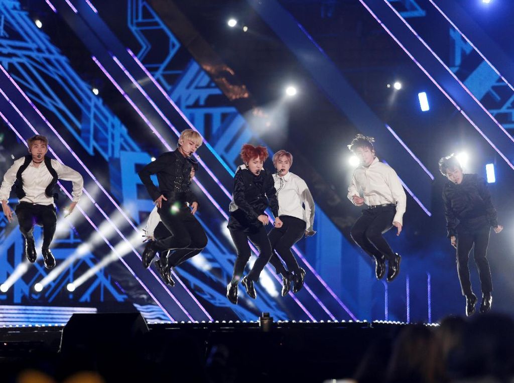 Mantan Trainee Big Hit Ungkap Kepribadian Member BTS yang Sebenarnya Mantan Trainee Big Hit Ungkap Kepribadian Member BTS yang Sebenarnya