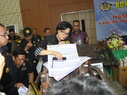 Ke Sidoarjo, Sri Mulyani Bongkar Pabrik Pita Cukai Palsu