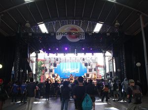 Jelang Malam, Synchronize Fest Hari Pertama Mulai Dipadati Penonton