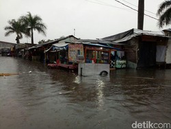 Banjir juga Landa Pasar Induk Gedebage, Namun Kini Berangsur Surut