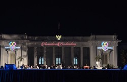 Presiden Jokowi: Ayo Merapat ke Istana Merdeka Malam Ini!