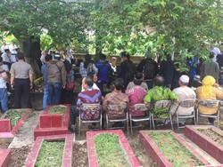 Jenazah Ayah Kapolri Dimakamkan di Palembang