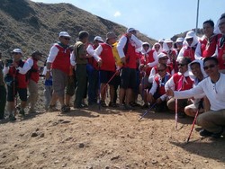 Peringati Sumpah Pemuda, Rini dan Bos-bos BUMN Upacara di Pulau Padar