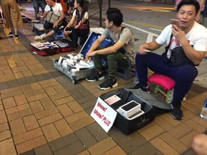 Berburu iPhone 7 di Emperan Apple Store Hong Kong