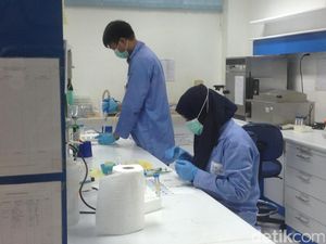 Tiga Saintis Muda Raih Beasiswa dari Dexa Group