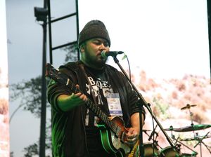 Sore Tampil Syahdu di Tengah Rintik Hujan