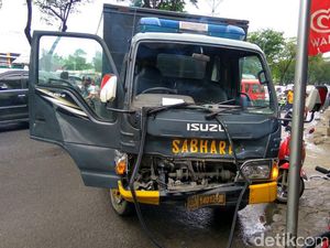 Iring-iringan Truk Sabhara Polda Sumatera Utara Kecelakaan di Medan