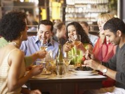 Millenials Amerika Habiskan 44% Belanja Makanan  untuk Makan di Restoran