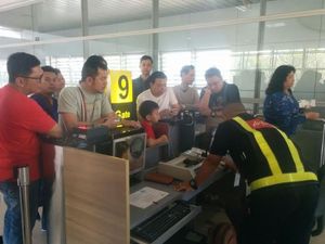 AirAsia Tujuan Kuala Lumpur Delay di Juanda, Penumpang Protes