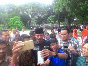 Sapa Warga di Masjid, Agus Yudhoyono: Saya Tidak Bilang Pilih Saya