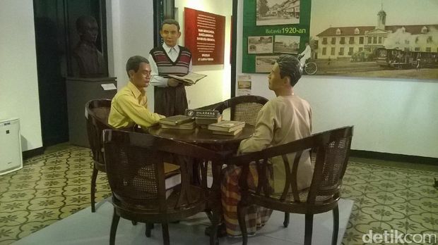 Museum Sumpah Pemuda / 