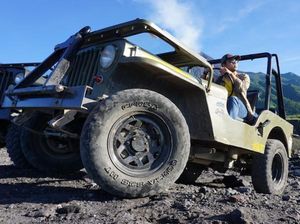 Asyik Nih, Ada Paket Wisata Menikmati Lava Pijar Merapi Naik Mobil Jip