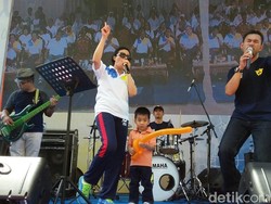 Duet Sri Mulyani dan Cucu Bernyanyi One Moment in Time