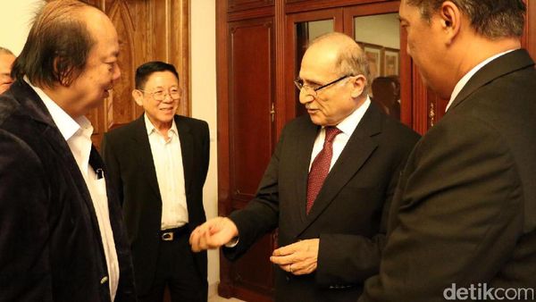 Tahir Bertemu Wakil PM Yordania