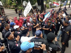 Turun dari Mobil, Agus Yudhoyono Goyang Terajana Bareng Pendukung