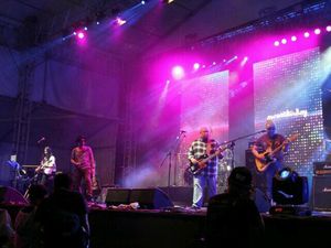 Pure Saturday Ajak Penonton Berdendang di Synchronize Fest 2016 Pure Saturday Ajak Penonton Berdendang di Synchronize Fest 2016