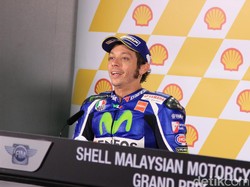 Balapan di Trek Basah, Rossi Sempat Khawatir