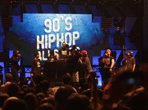 Musisi Hip Hop Ajak Penonton Synchronize Fest Nostalgia Era 90-an