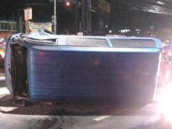 Suzuki Carry yang Terbakar di Jalan Raya Bogor Dievakuasi, 3 Orang Terluka