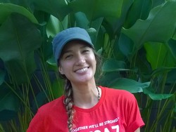 Nadine Chandrawinata: Naik Gunung Itu Perjalanan Spiritual