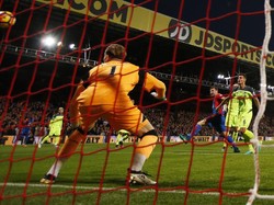 Liverpool: Sangat Tajam di Depan, Begitu Keropos di Belakang