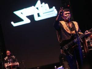 Akhirnya! Dipha Barus Kolaborasi Bareng Rhoma Irama di Synchronize Fest 2020 Akhirnya! Dipha Barus Kolaborasi Bareng Rhoma Irama di Synchronize Fest 2020