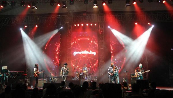 Petjah! Penampilan di Hari Pertama Synchronize Festival 2016