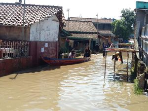 Banjir Hampir 2 Meter di Bandung Rendam 3 Kecamatan