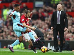 Sia-Siakan Peluang, Blind Sebut MU Bikin Heaton Tampak Jago