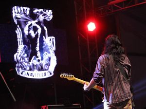 The Trees and The Wild dan Navicula Hidupkan Malam di Synchronize Fest