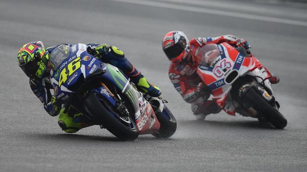 Valentino Rossi dan Andrea Dovizioso masih bersaing menjadi runner-up MotoGP 2018.