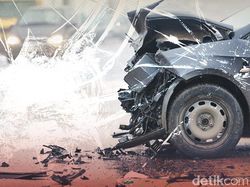 Mobil Anggota DPRD Jateng Tabrak Bakul Cilok di Semarang, 4 Orang Luka