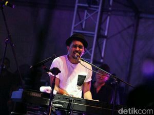 Kisah Glenn Fredly Nyanyikan Relakanku Pergi di Malaikat Juga Tahu