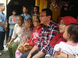 Sapa Warga di Jagakarsa, Ahok Tegaskan KJP Tak Boleh Ditarik Kontan