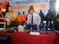 Selundupkan Bahan Baku Sabu Via Botol Air Mineral, WN Malaysia Dibekuk