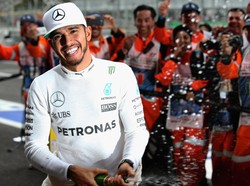 Juara di Meksiko, Hamilton Samai Torehan Prost