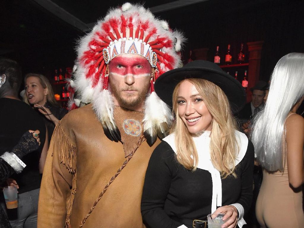 Berdandan Jadi Suku Indian Saat Halloween, Hilary Duff Di-Bully Netizen Berdandan Jadi Suku Indian Saat Halloween, Hilary Duff Di-Bully Netizen