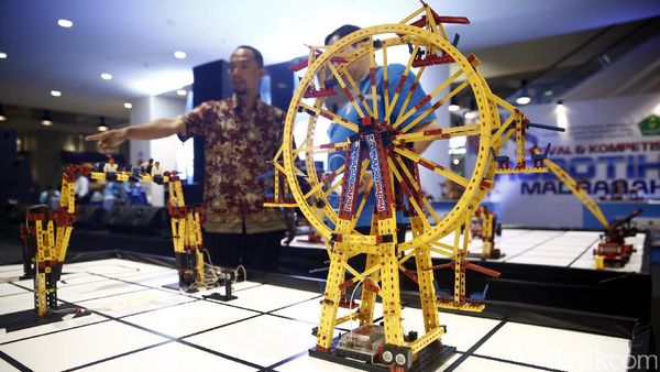 Kompetisi Robotik Madrasah 2016