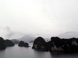 Jelajah Teluk Kabui di Raja Ampat Saat Hujan, Seru dan Menegangkan!
