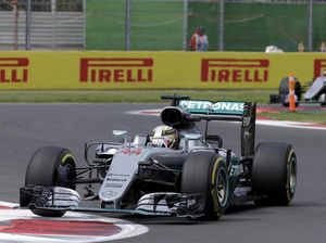 Hamilton: Sulit Jadi Juara Dunia, tapi Apapun Bisa Terjadi