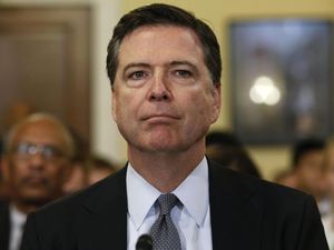 Trump Serukan Mantan Bos FBI James Comey Dipenjara Trump Serukan Mantan Bos FBI James Comey Dipenjara