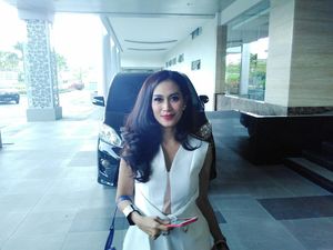 Kiki Fatmala Enggan Komentari Kabar Pindah Agama, Teman Menghargai Kiki Fatmala Enggan Komentari Kabar Pindah Agama, Teman Menghargai