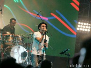Uhuy... Aura Kasih dan Glenn Fredly Jalan Bareng Lagi
