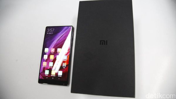 Unboxing Ponsel Tanpa Bezel Xiaomi Mi Mix