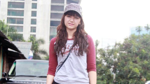 Angelika Simperler, Cantik dan Awet Muda